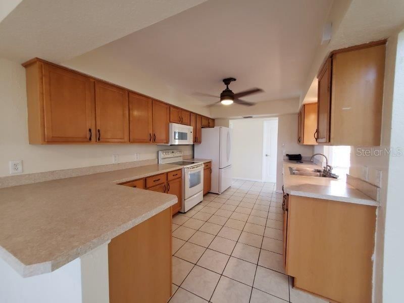 For Rent: $2,300 (4 beds, 3 baths, 2132 Square Feet)