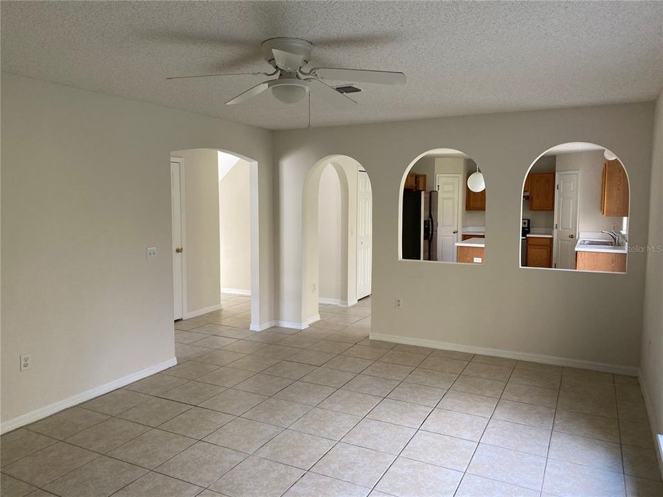 For Rent: $1,900 (4 beds, 2 baths, 2200 Square Feet)