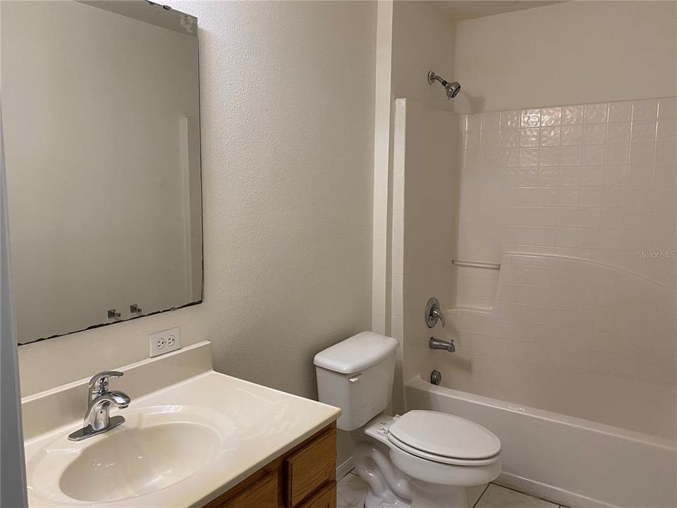 For Rent: $1,900 (4 beds, 2 baths, 2200 Square Feet)