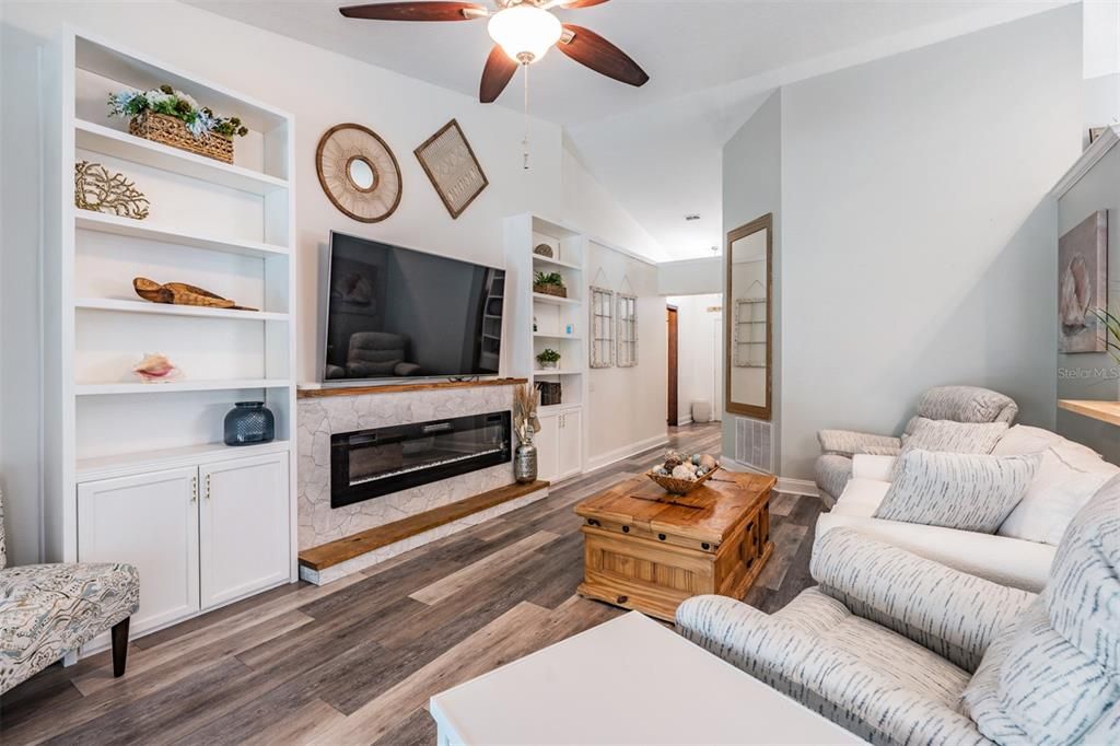 Active With Contract: $470,000 (3 beds, 2 baths, 1486 Square Feet)