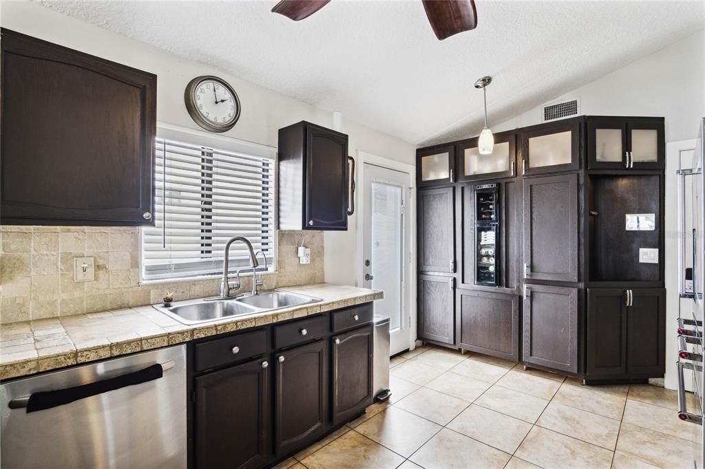 kitchen -2078 Grasmere Dr