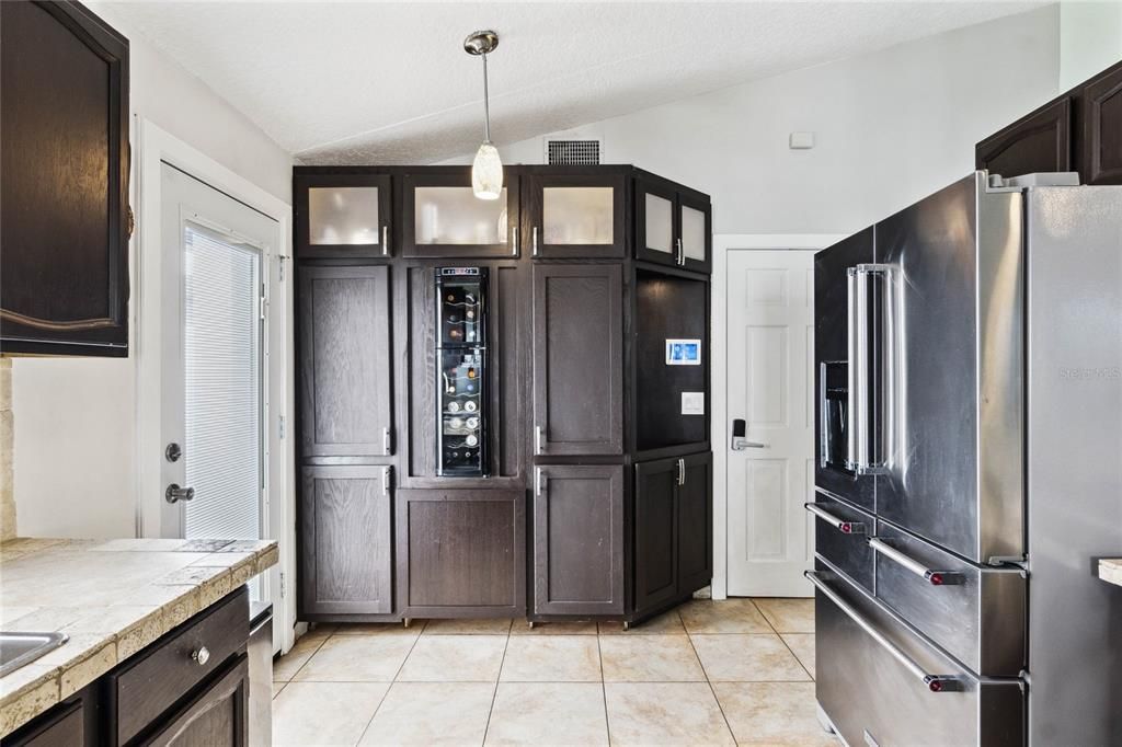 kitchen -2078 Grasmere Dr