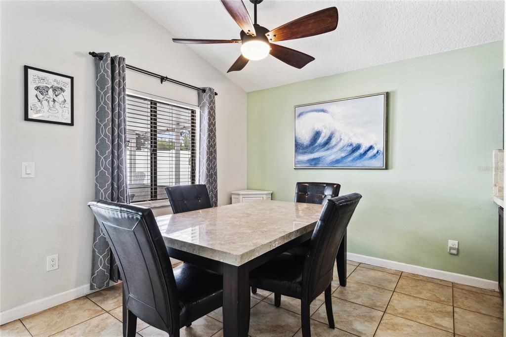 dining area - 2078 Grasmere Dr