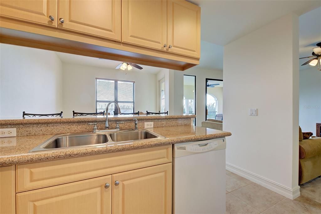 For Sale: $389,000 (2 beds, 2 baths, 1597 Square Feet)