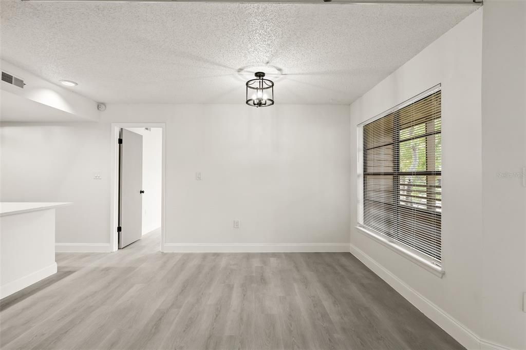 For Rent: $2,100 (2 beds, 2 baths, 1050 Square Feet)