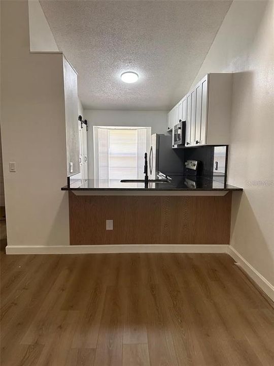 For Rent: $1,999 (3 beds, 2 baths, 1126 Square Feet)