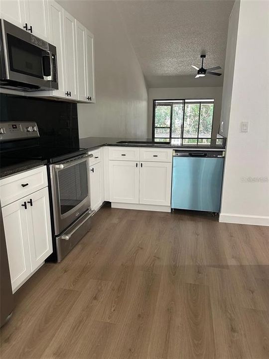 For Rent: $1,999 (3 beds, 2 baths, 1126 Square Feet)