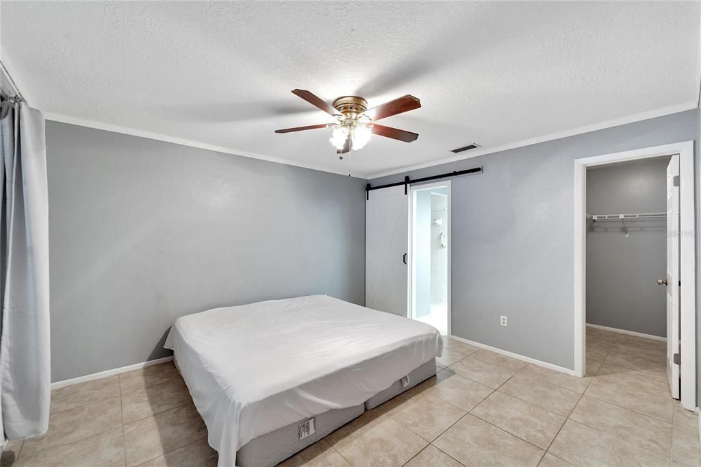 For Sale: $375,000 (3 beds, 2 baths, 1934 Square Feet)