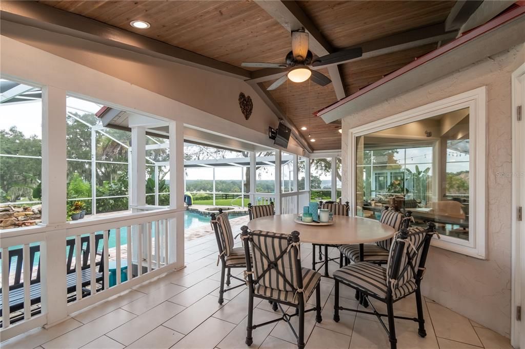 Patio dining area 1