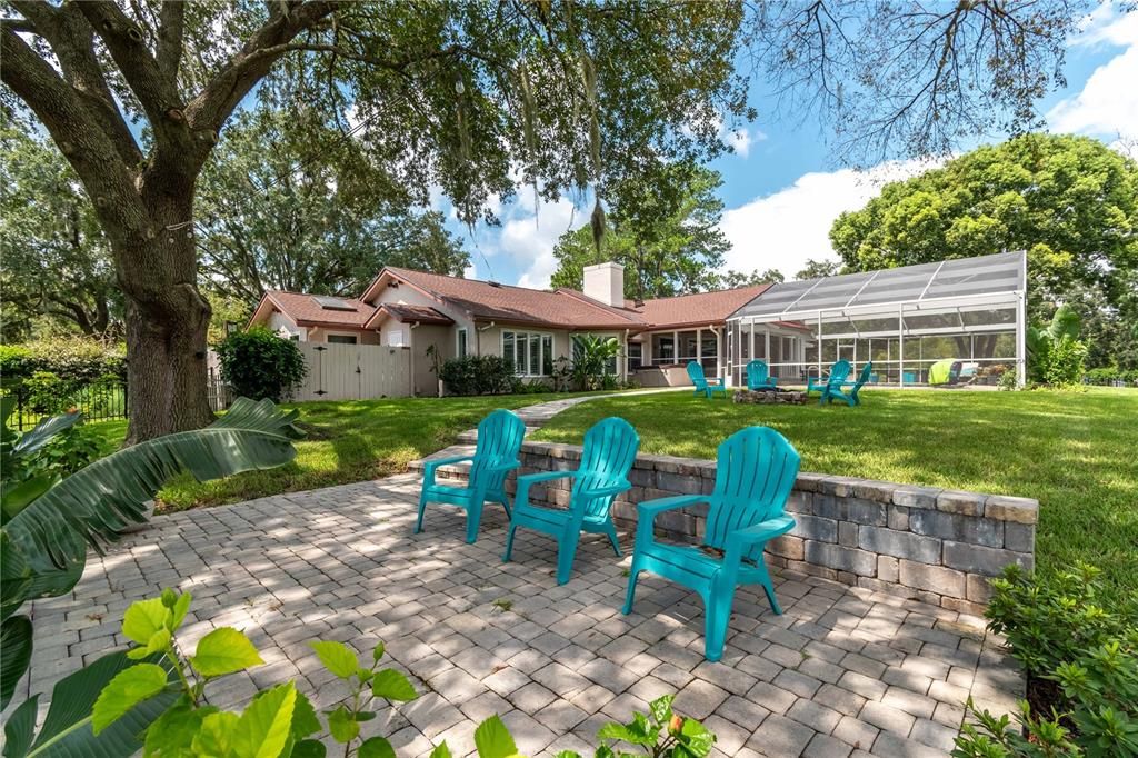 Al fresco dining patio 1