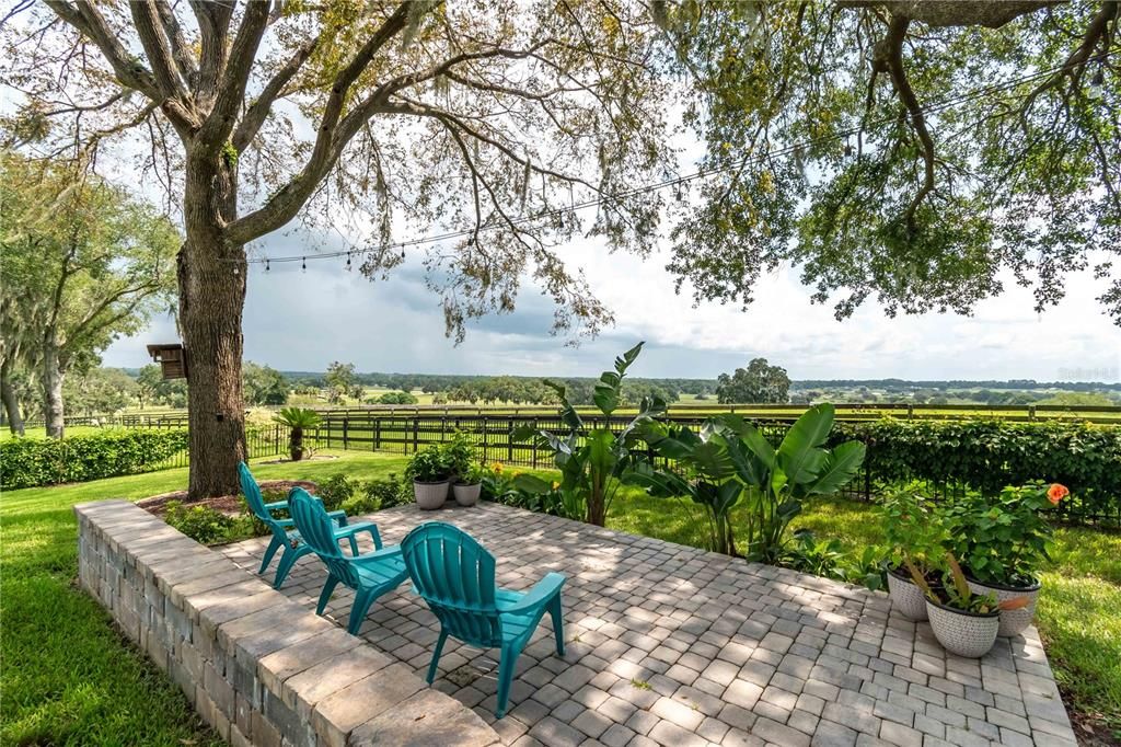 Al fresco dining patio 1