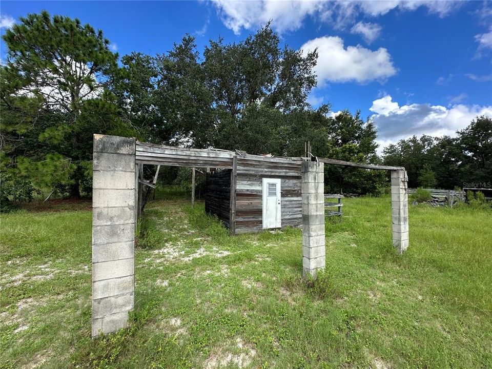 For Sale: $250,000 (3 beds, 2 baths, 1196 Square Feet)