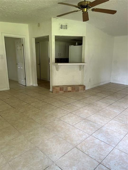 Active With Contract: $165,000 (3 beds, 1 baths, 1179 Square Feet)