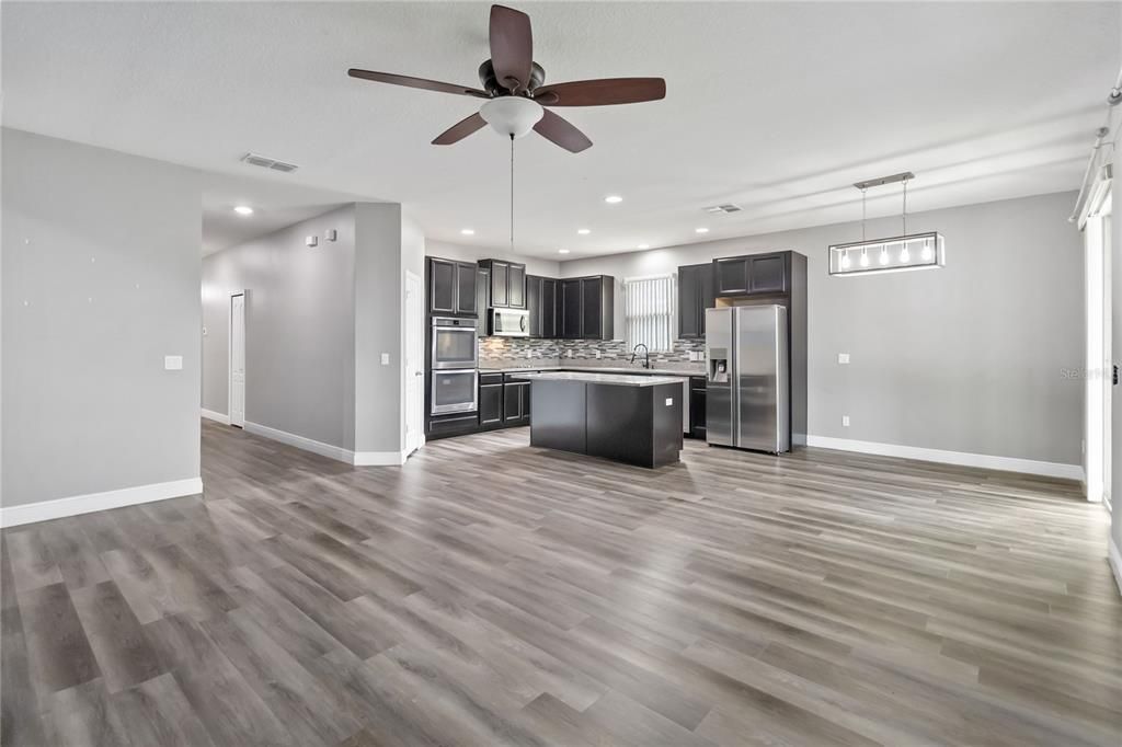 Active With Contract: $435,000 (4 beds, 2 baths, 1867 Square Feet)