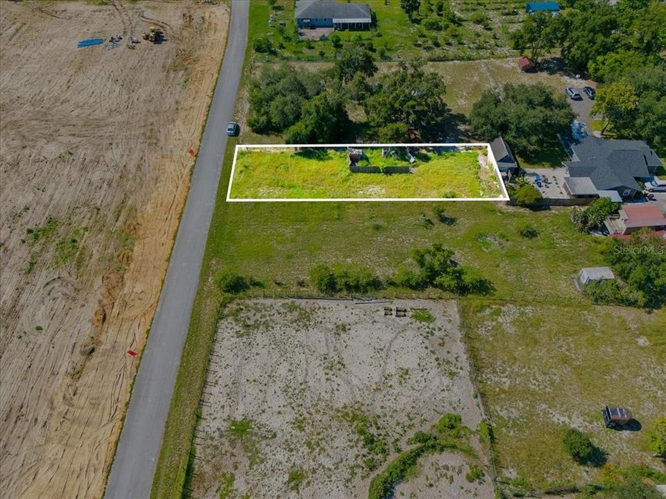 На продажу: $14,000 (0.25 acres)