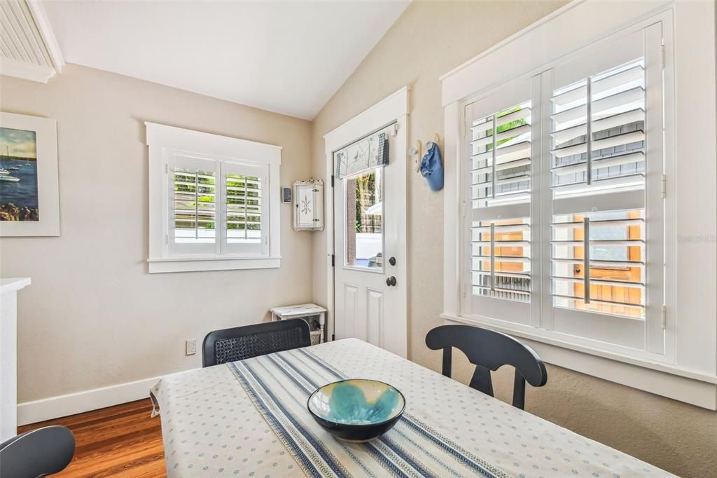 Active With Contract: $499,000 (2 beds, 2 baths, 1036 Square Feet)