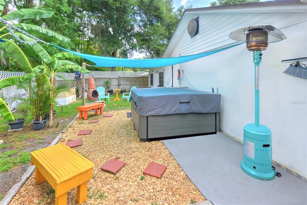 Active With Contract: $289,900 (2 beds, 1 baths, 1459 Square Feet)