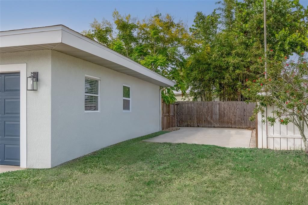 Active With Contract: $599,000 (3 beds, 3 baths, 1445 Square Feet)