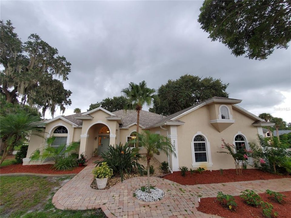 For Sale: $786,600 (4 beds, 2 baths, 2460 Square Feet)