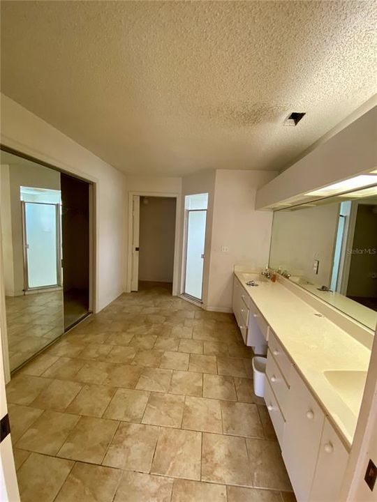 En Venta: $325,000 (3 camas, 2 baños, 2267 Pies cuadrados)