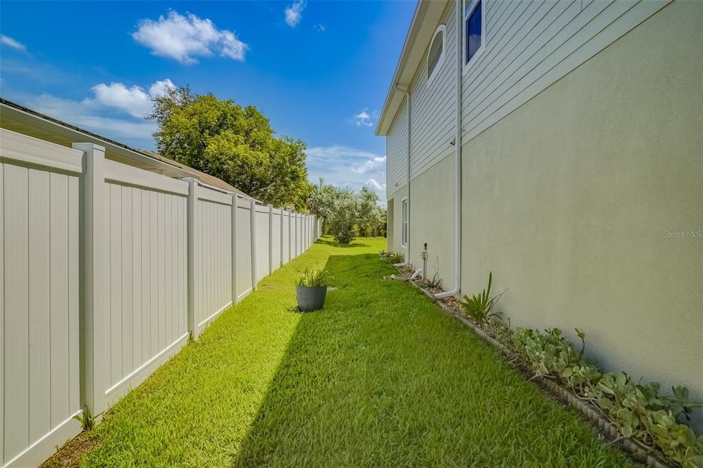 For Sale: $799,000 (3 beds, 2 baths, 2927 Square Feet)