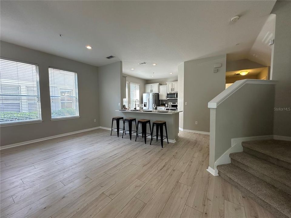 Active With Contract: $2,650 (3 beds, 2 baths, 1614 Square Feet)