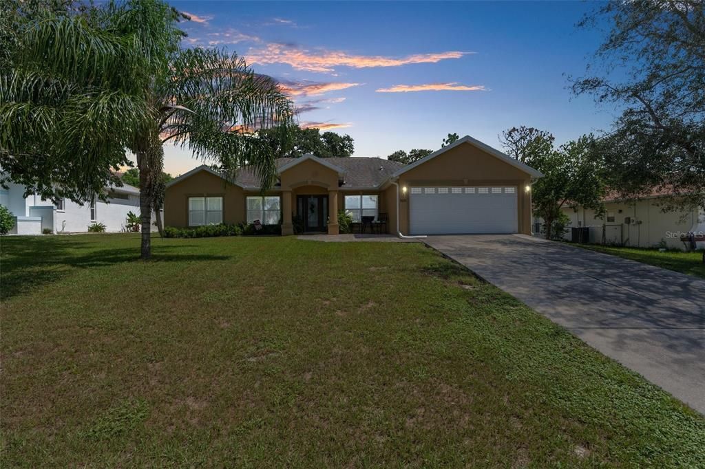 Active With Contract: $349,900 (3 beds, 2 baths, 1955 Square Feet)