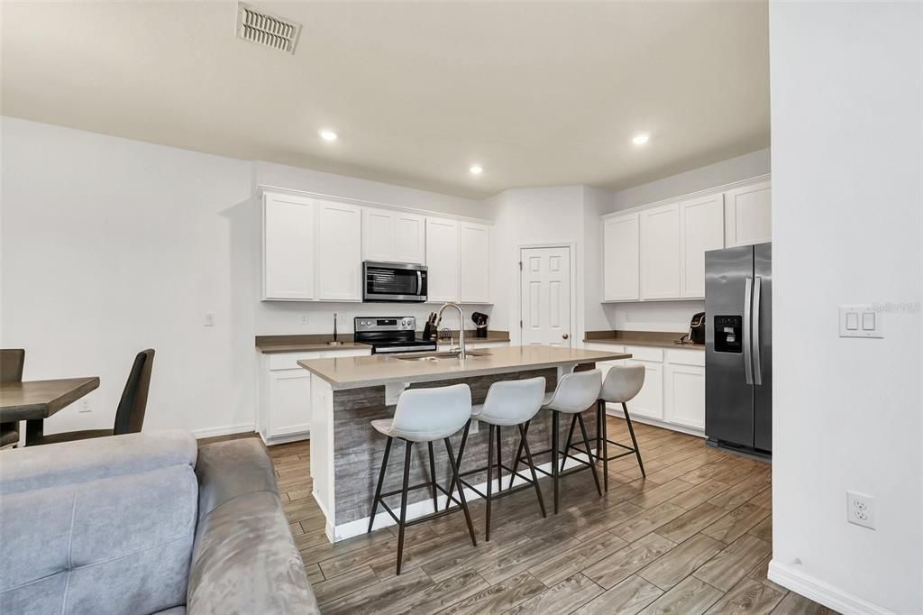 For Sale: $459,990 (3 beds, 2 baths, 2378 Square Feet)