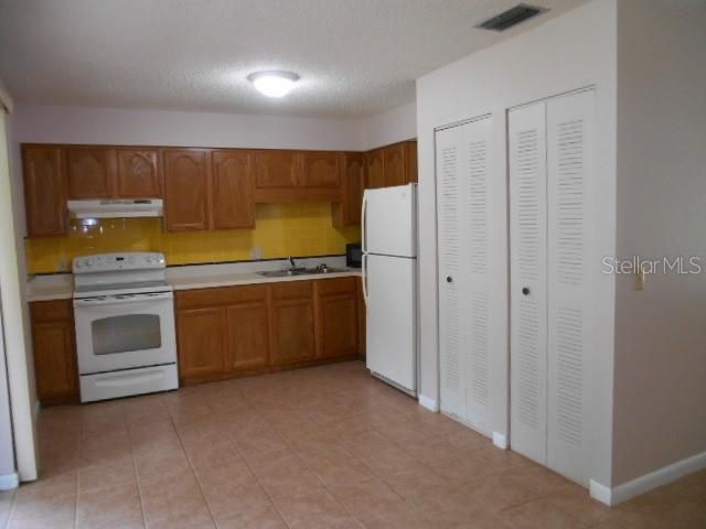 For Rent: $1,675 (3 beds, 1 baths, 1000 Square Feet)