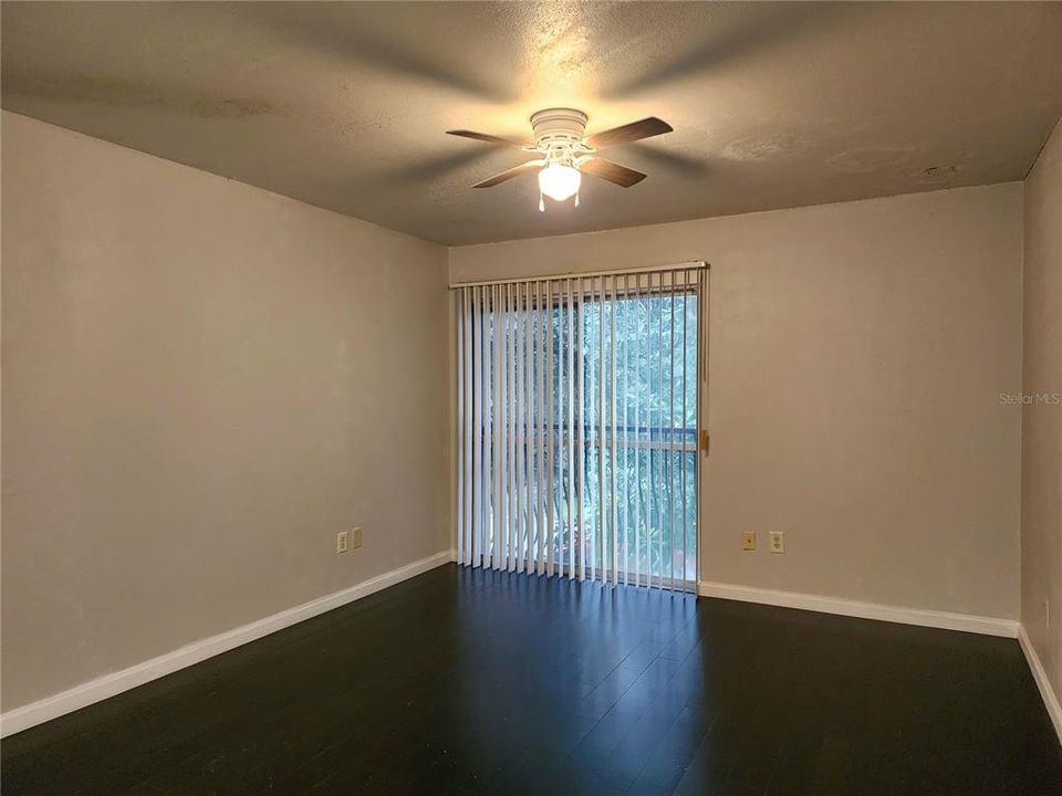 For Sale: $140,000 (1 beds, 1 baths, 574 Square Feet)