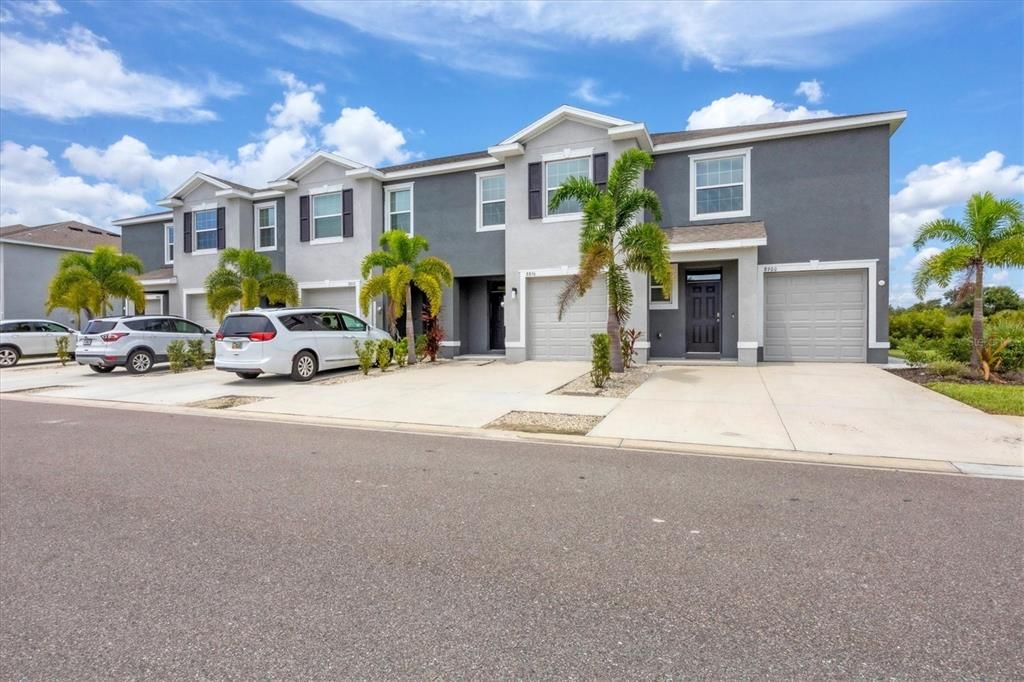 Active With Contract: $2,850 (3 beds, 2 baths, 1724 Square Feet)