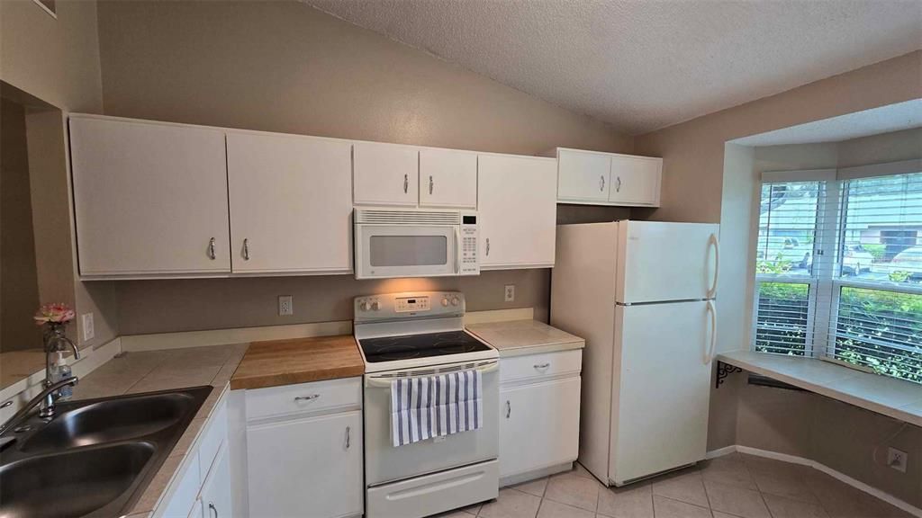 For Rent: $1,875 (3 beds, 2 baths, 1126 Square Feet)