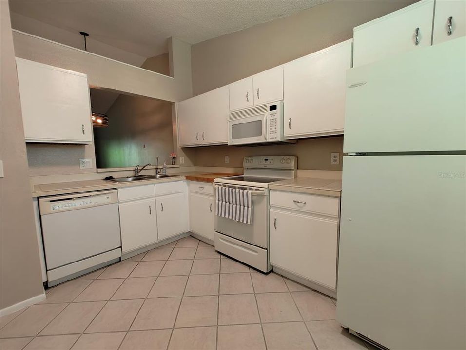 For Rent: $1,875 (3 beds, 2 baths, 1126 Square Feet)