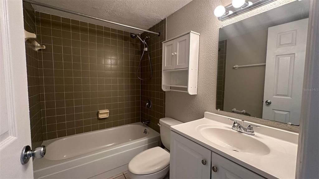 Active With Contract: $1,225 (1 beds, 1 baths, 591 Square Feet)