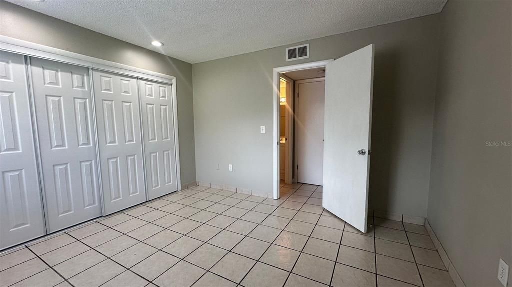 Active With Contract: $1,225 (1 beds, 1 baths, 591 Square Feet)