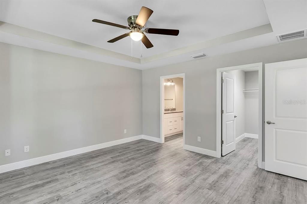 Active With Contract: $274,900 (3 beds, 2 baths, 1453 Square Feet)