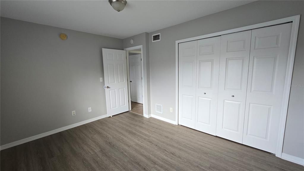 Active With Contract: $1,500 (2 beds, 2 baths, 1053 Square Feet)