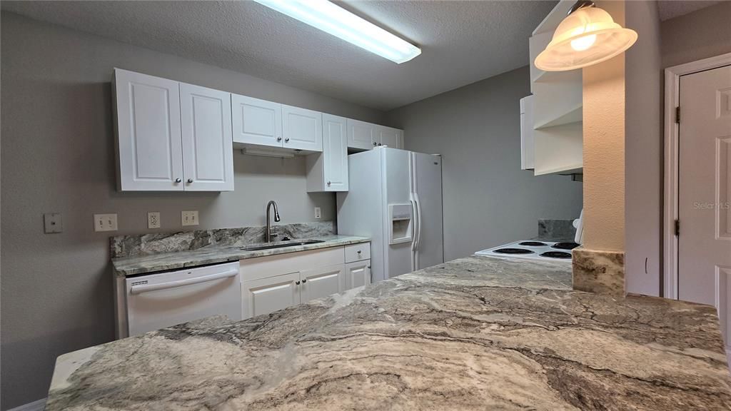 Active With Contract: $1,500 (2 beds, 2 baths, 1053 Square Feet)