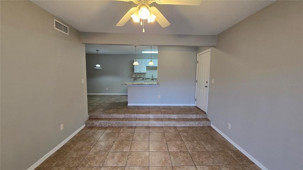 Active With Contract: $1,500 (2 beds, 2 baths, 1053 Square Feet)