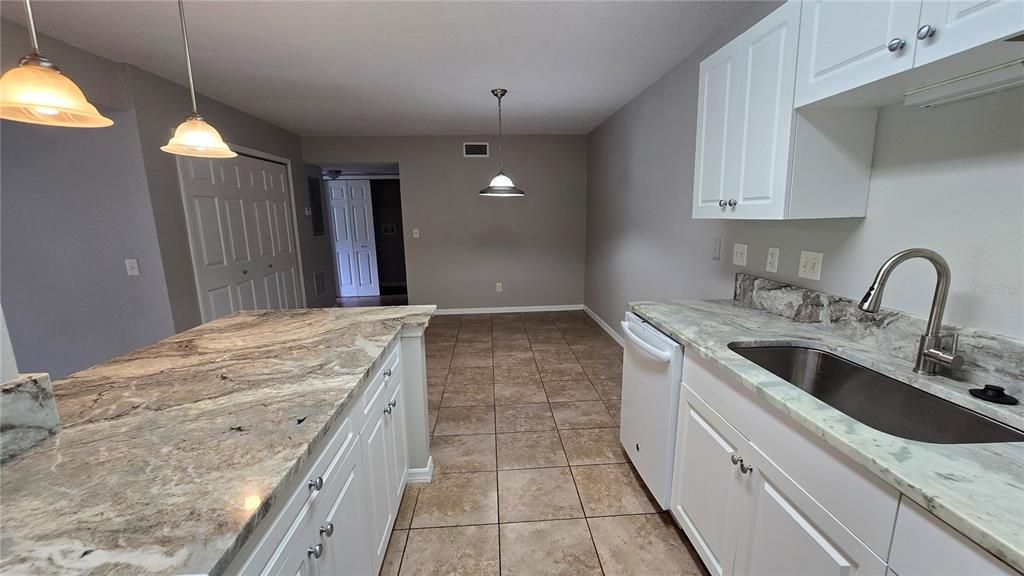 Active With Contract: $1,500 (2 beds, 2 baths, 1053 Square Feet)