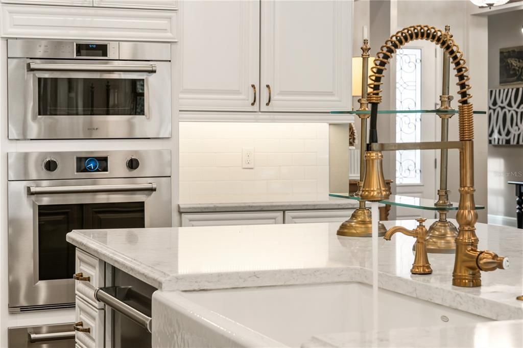 Apron Farmhouse Sink and Double Built-in Ovens