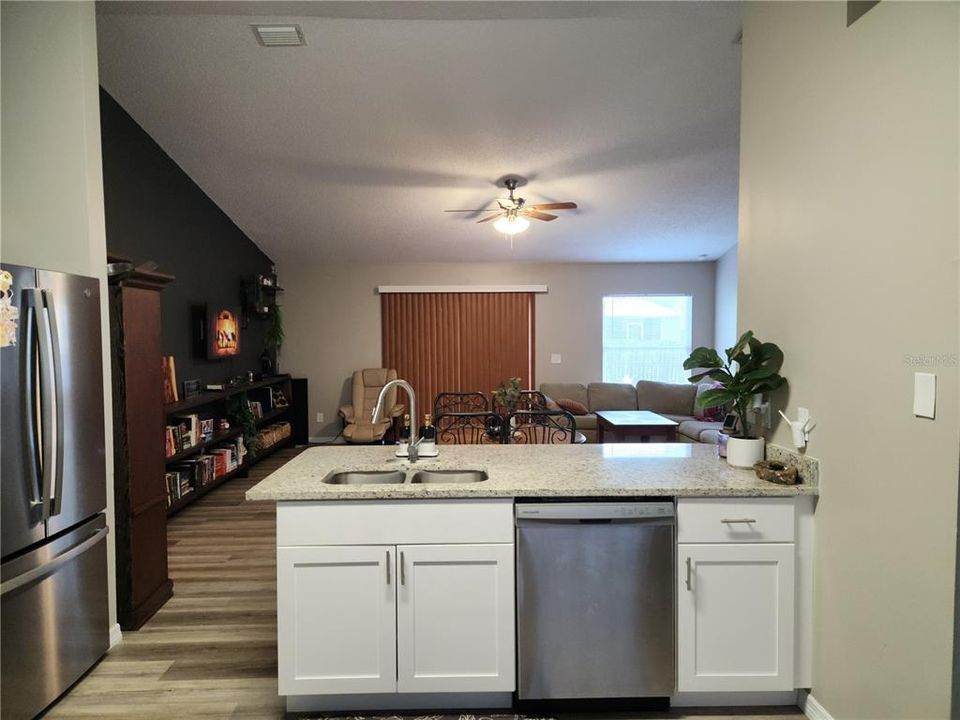 Active With Contract: $340,000 (3 beds, 2 baths, 1436 Square Feet)