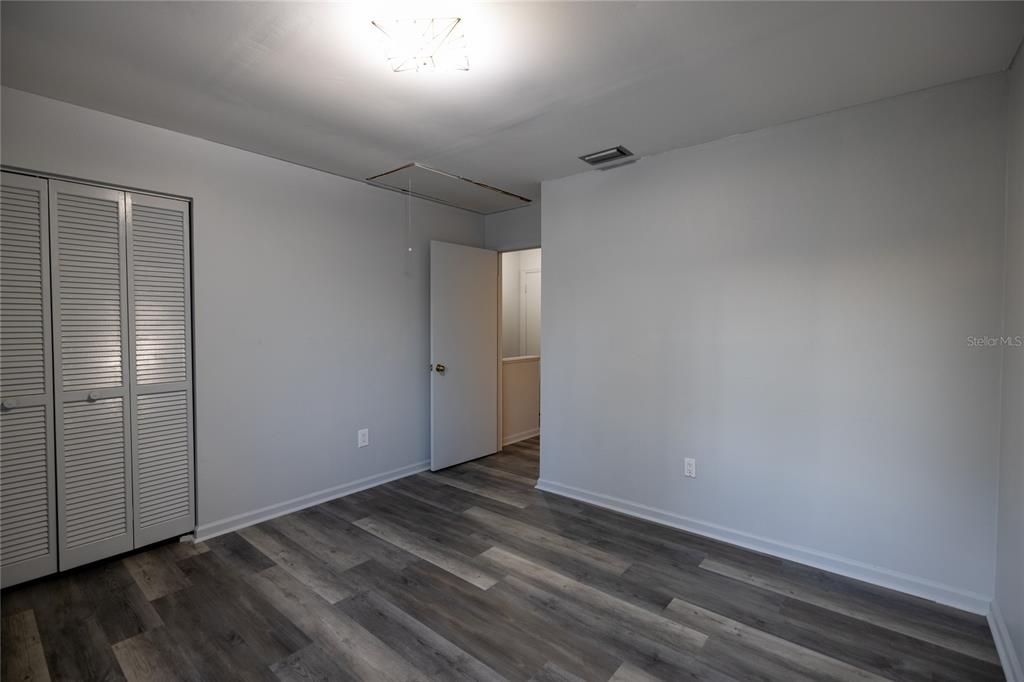 For Sale: $215,000 (2 beds, 1 baths, 1078 Square Feet)