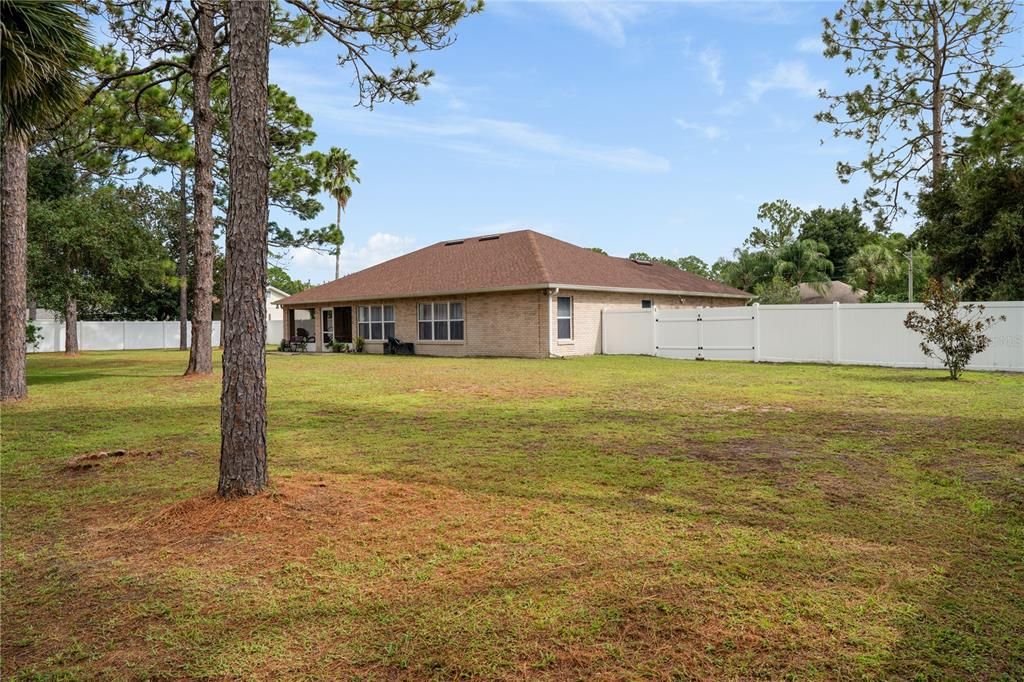 For Sale: $399,000 (3 beds, 2 baths, 1819 Square Feet)