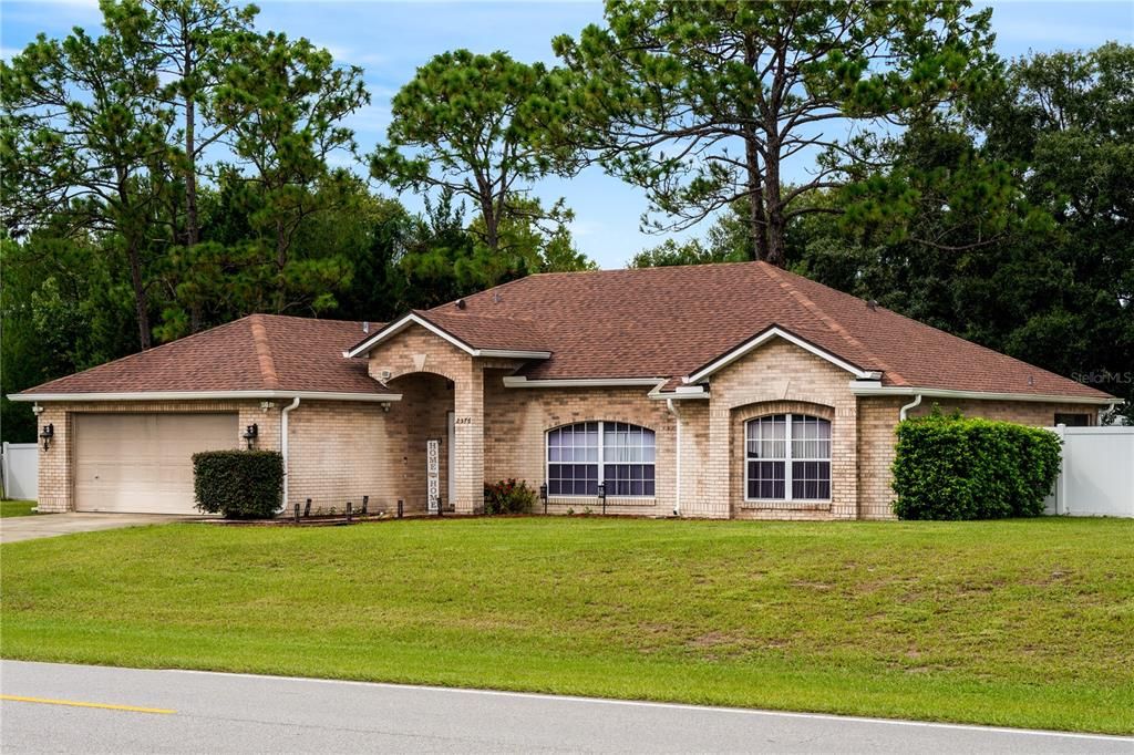 For Sale: $399,000 (3 beds, 2 baths, 1819 Square Feet)