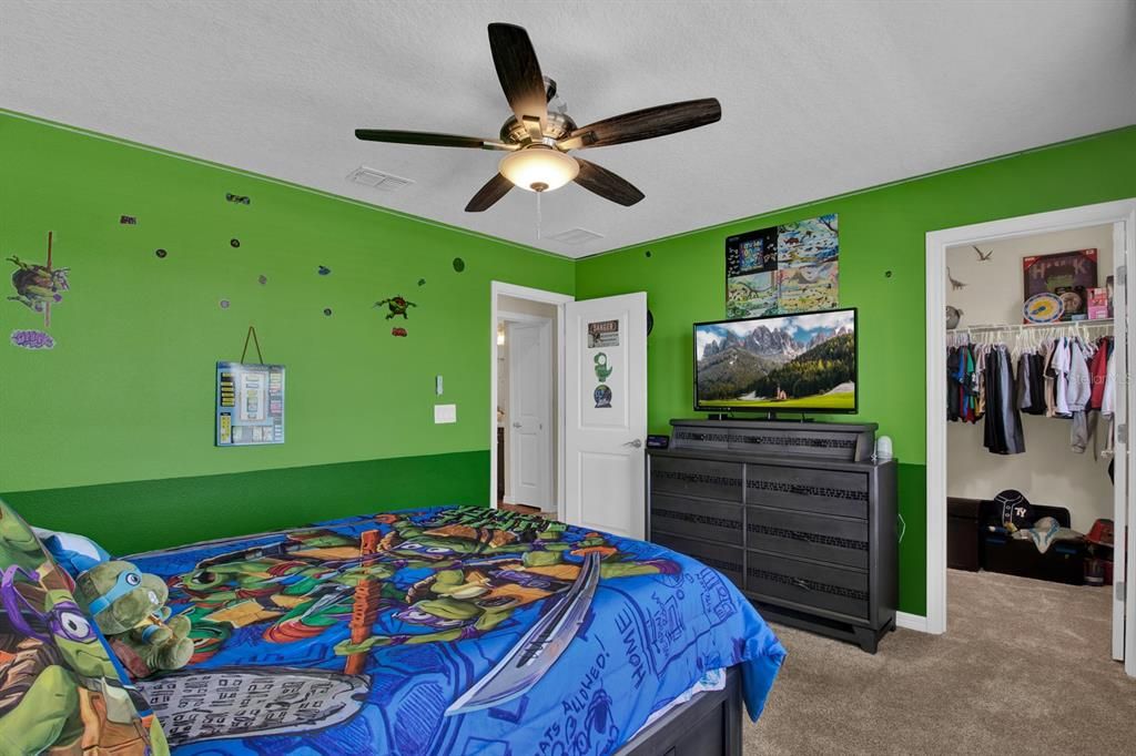 Bedroom with Walk-in Closet 4955 Royal Point Ave, Kissimmee, FL 34746 - Normalina Martin, Licensed Broker - The Opulent Group