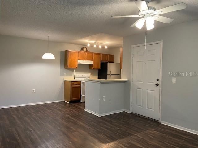 For Rent: $1,350 (1 beds, 1 baths, 665 Square Feet)