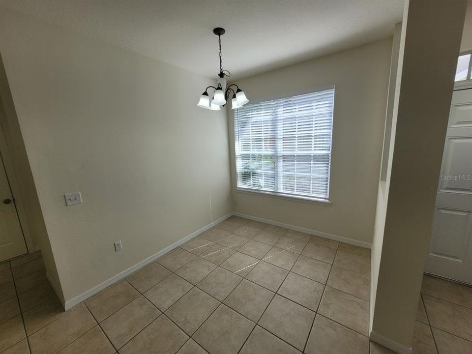 For Rent: $2,050 (3 beds, 2 baths, 1686 Square Feet)