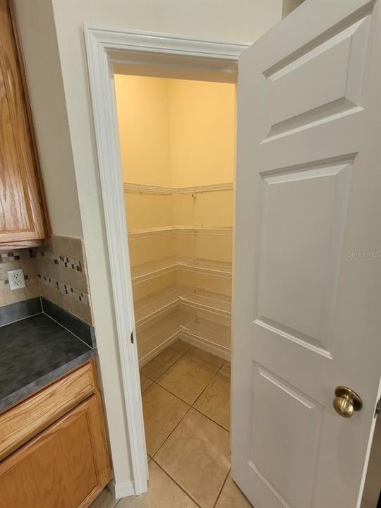 For Rent: $2,050 (3 beds, 2 baths, 1686 Square Feet)