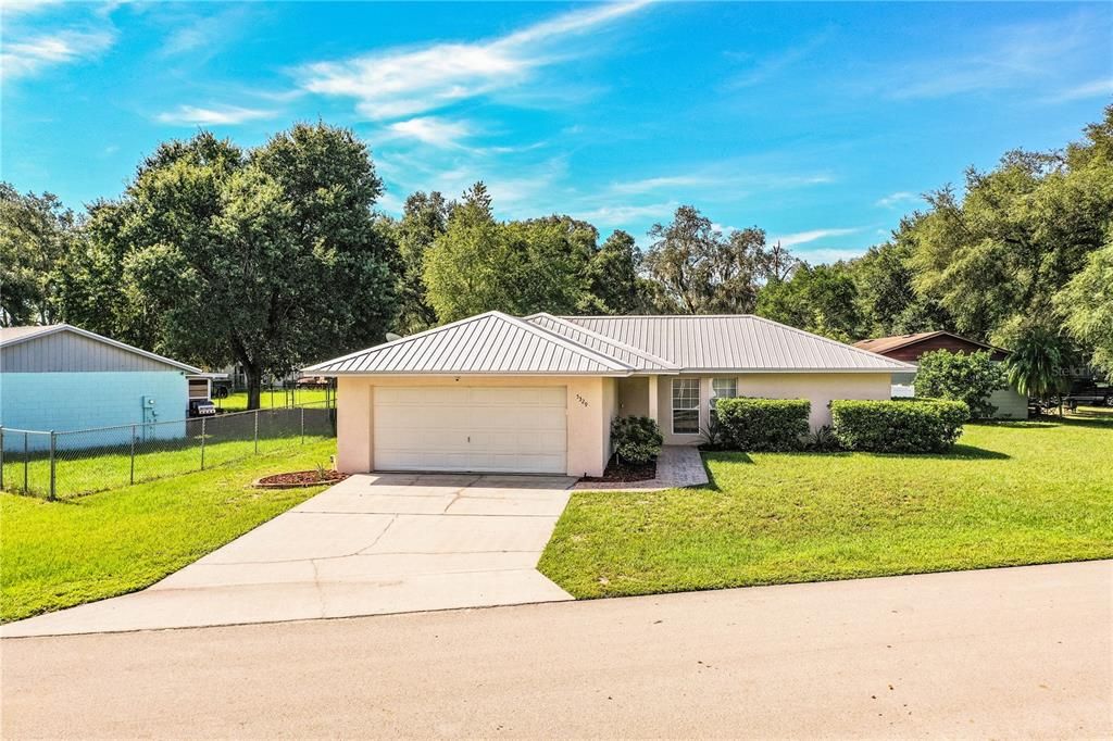 Active With Contract: $259,900 (3 beds, 2 baths, 1225 Square Feet)